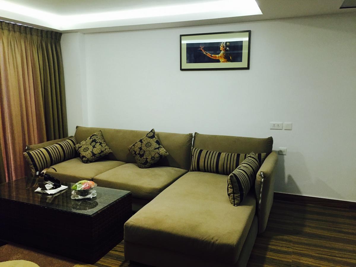 Kga Elite Continental Hotel Tiruvalla Extérieur photo