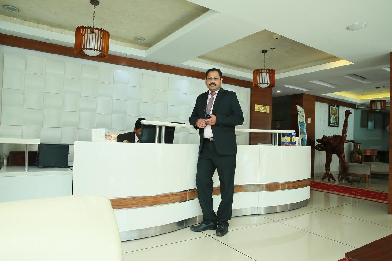 Kga Elite Continental Hotel Tiruvalla Extérieur photo