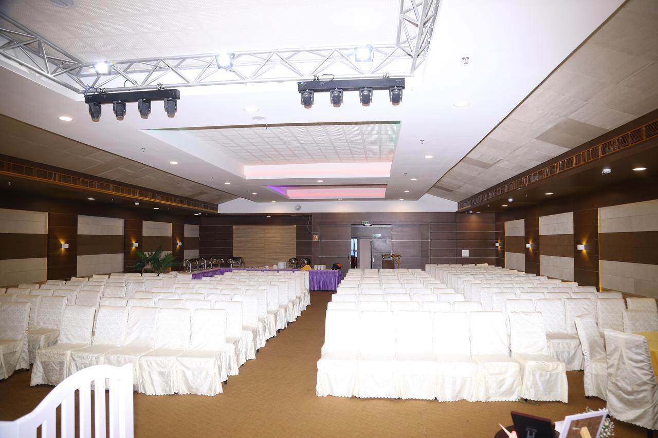 Kga Elite Continental Hotel Tiruvalla Extérieur photo