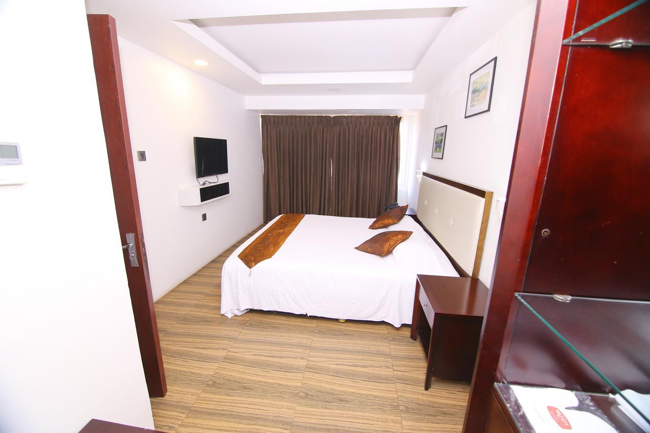 Kga Elite Continental Hotel Tiruvalla Extérieur photo